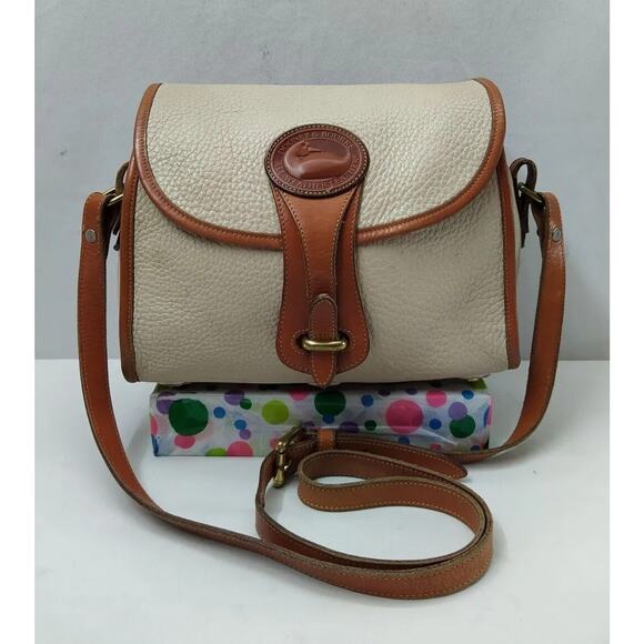 Dooney & Bourke USA Ivory Pebbled Leather Toggle Flap Closure Crossbody Bag VTG - Picture 1 of 16